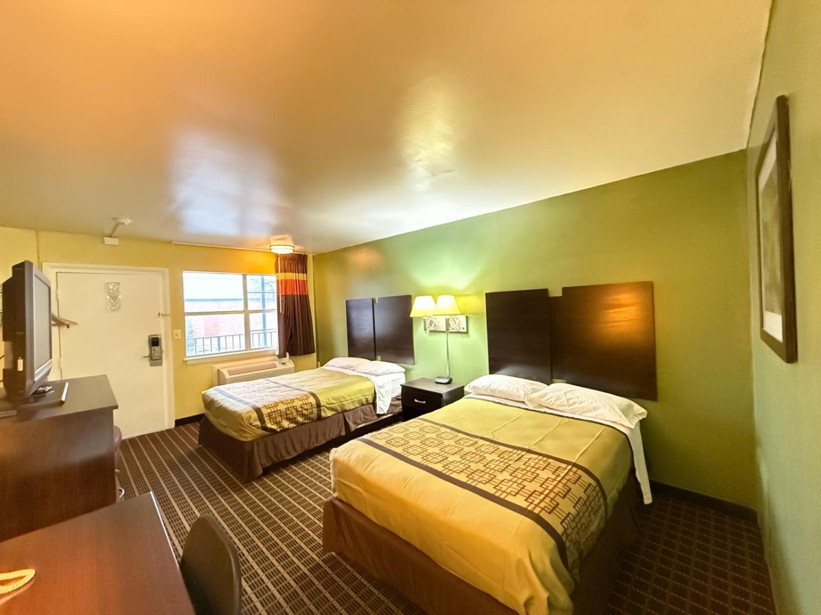 Relax Inn Hampton Bagian luar foto
