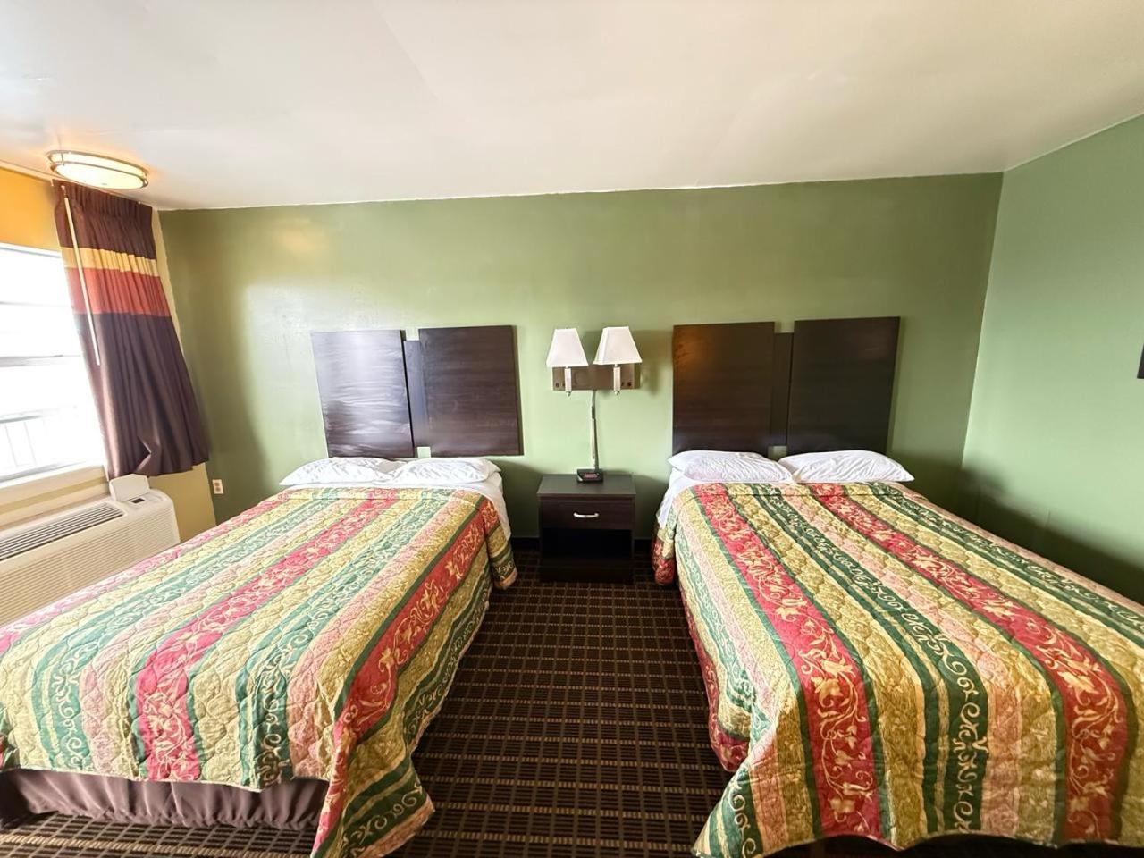 Relax Inn Hampton Bagian luar foto