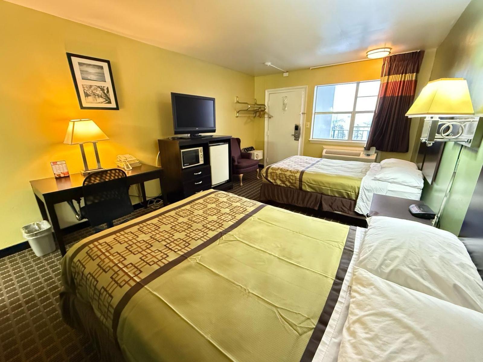 Relax Inn Hampton Bagian luar foto